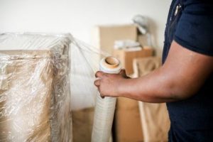 Four Advantages That You Can Take While Hiring A Professional Moving Company